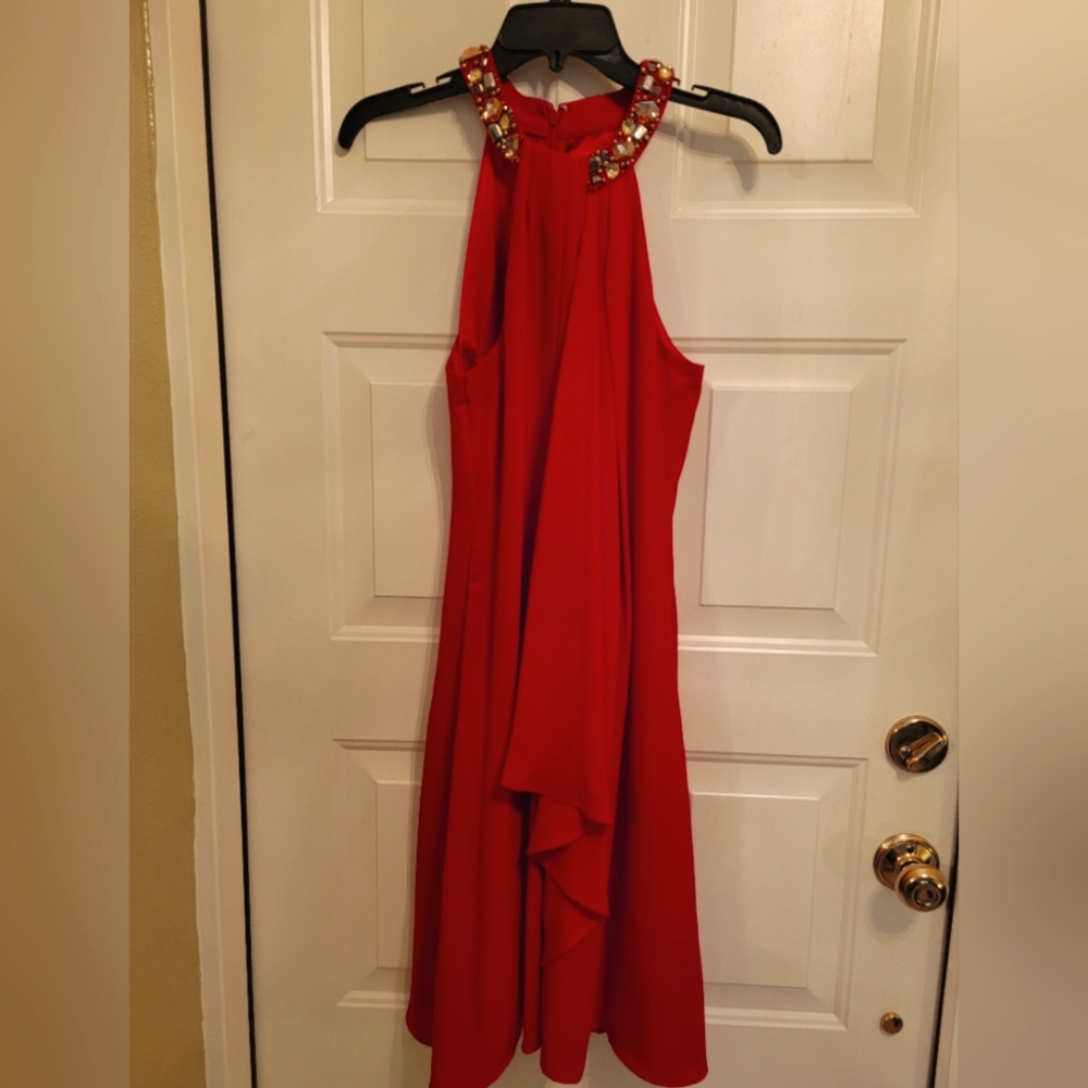 Calvin Klein beautiful sleeveless red formal dress w/jeweled halter neckline sz4